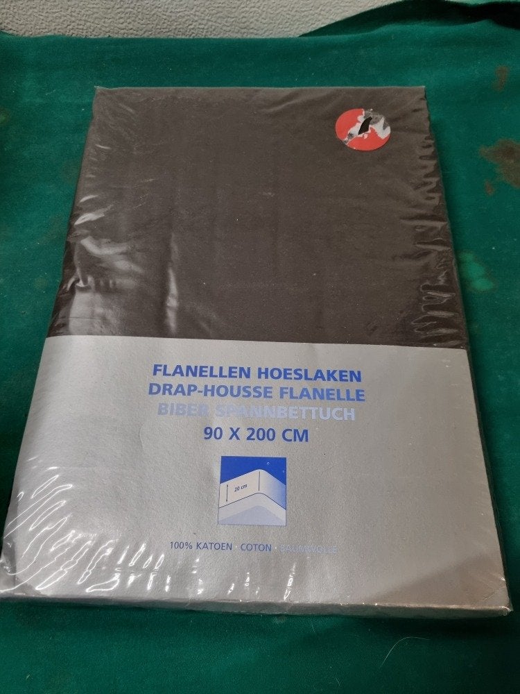 hoeslaken zwart flanellen 90x200, Ophalen of Verzenden, 'T Olde Gre-j, Info@toldegrej.nl, Endepoelstraat 20f Didam