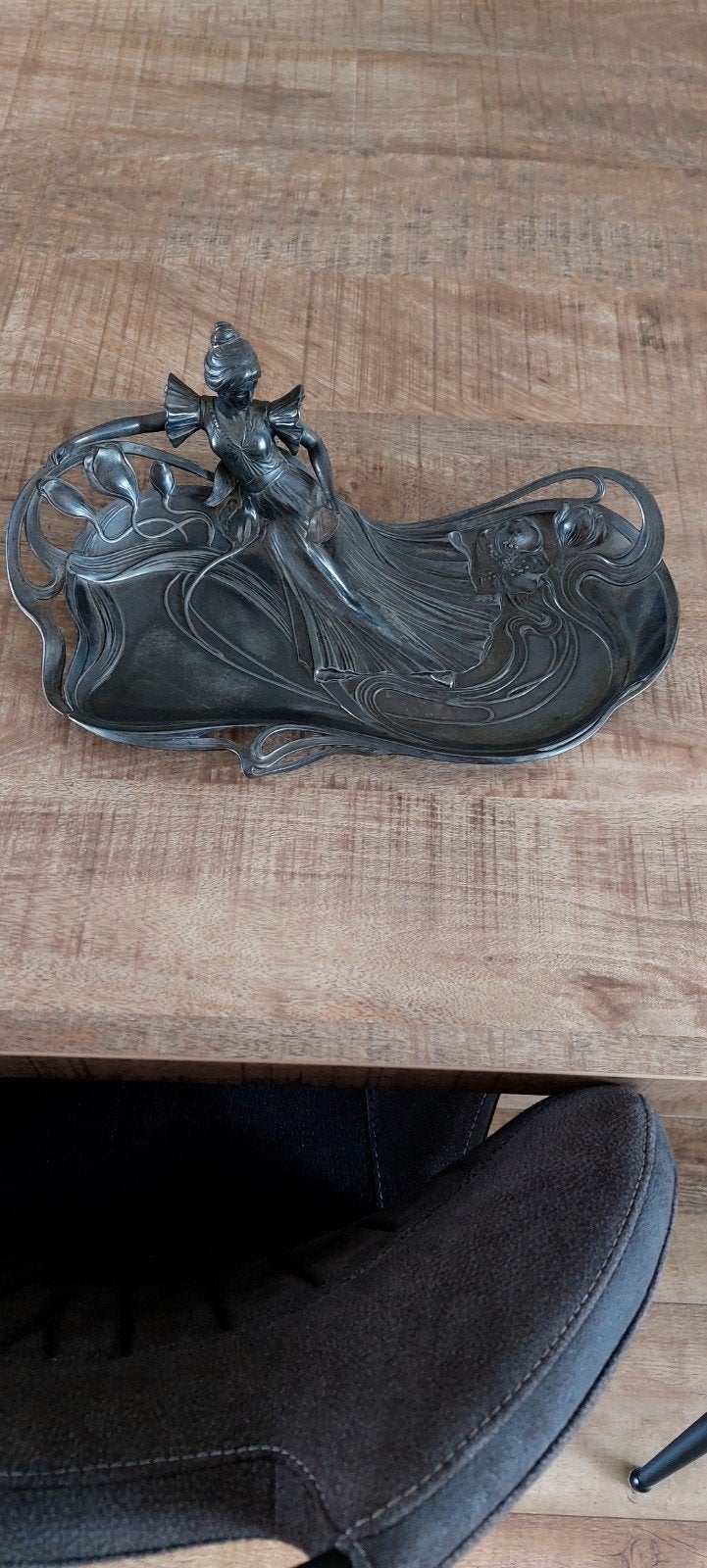 Art Nouveau schaal met dame - TIN, Ophalen