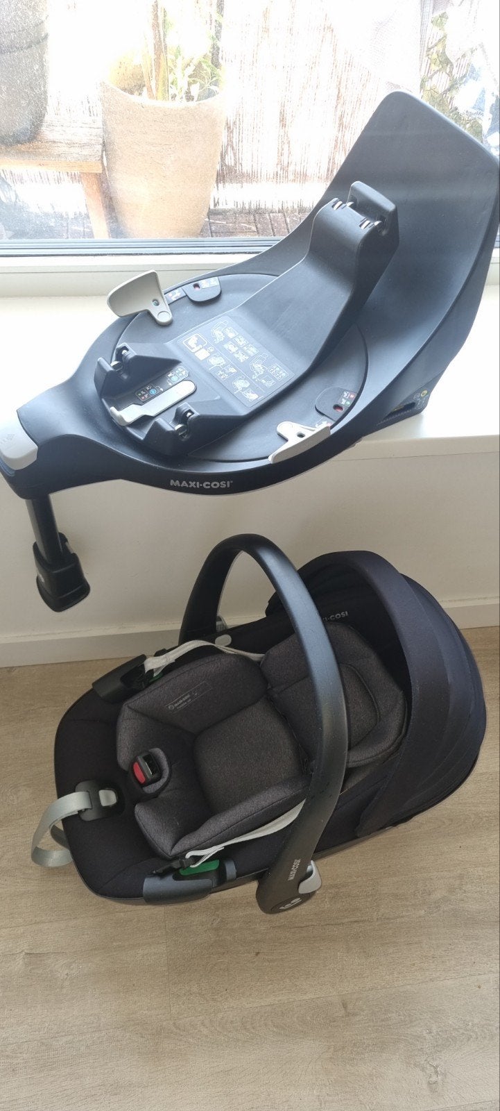 Maxi-Cosi Pebble 360 i-Size Autostoel + base, Verstelbare rugleuning, Ophalen of Verzenden, Zo goed als nieuw, Isofix
