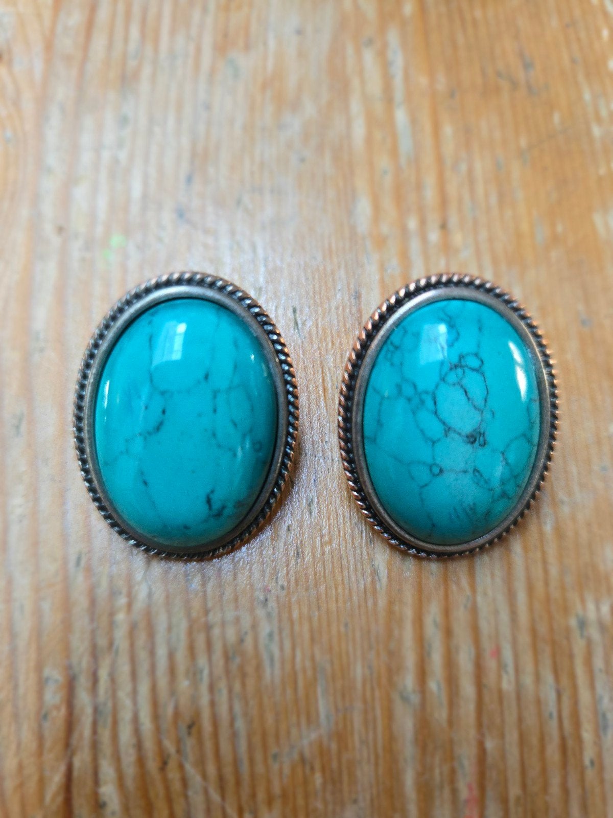 Vintage Oorbellen met Turkoois Steen, Overige materialen, Zo goed als nieuw, Knopjes of Stekers, Verzenden