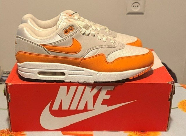 Nike Air Max 1 Anniversary Orange (2020), Overige kleuren, Nike, Nieuw, Ophalen of Verzenden