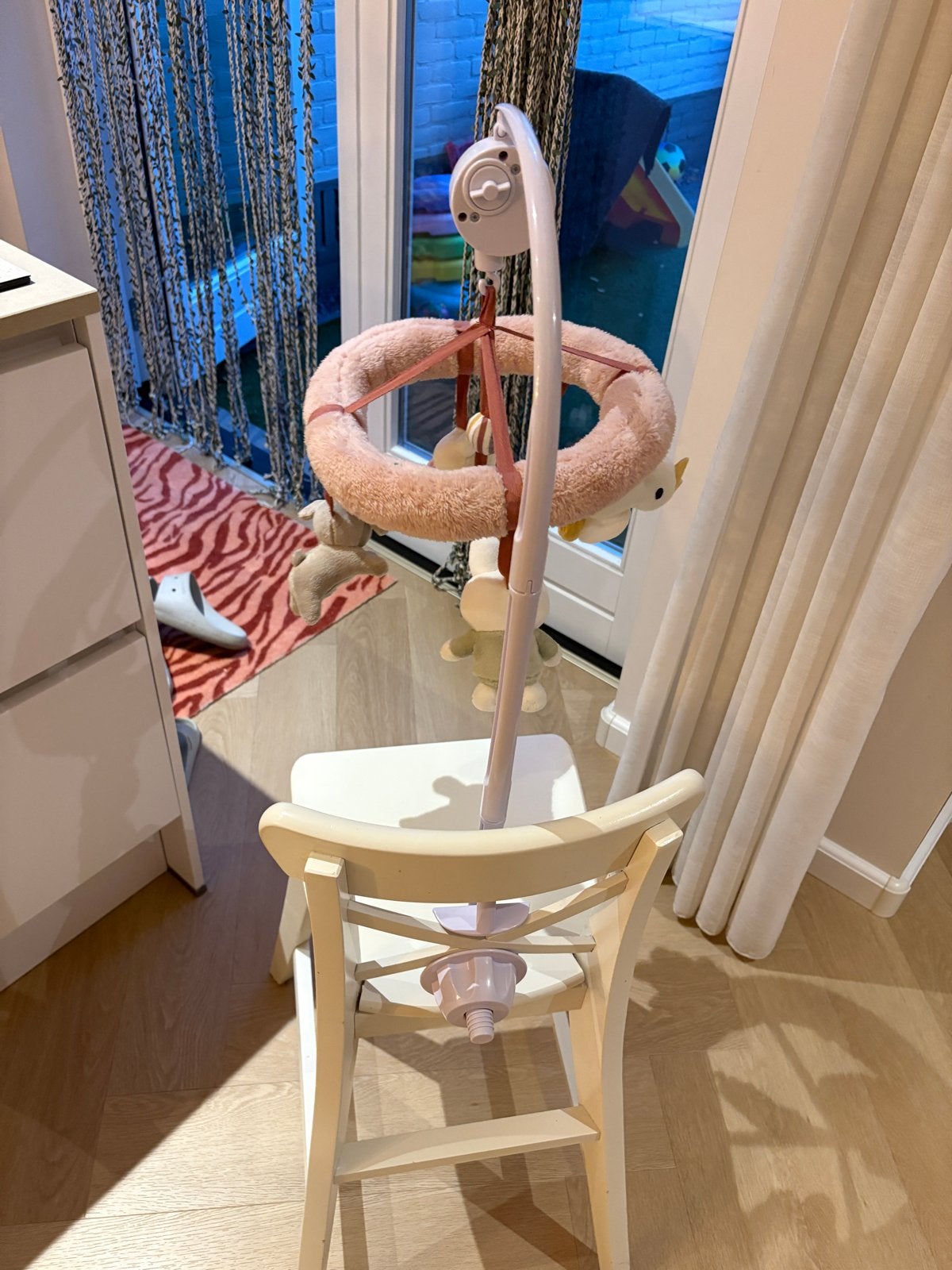 Nijntje Muziekmobiel Fluffy roze met witte arm, Kinderen en Baby's, Ophalen, Zo goed als nieuw, Mobiel, Met geluid