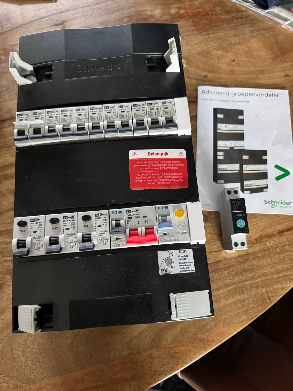 Schneider groepenkast 9 groepen + kookgroep + PV Eaton/EMAT, Ophalen of Verzenden, Zo goed als nieuw, Schneider Electric, Groepenkast