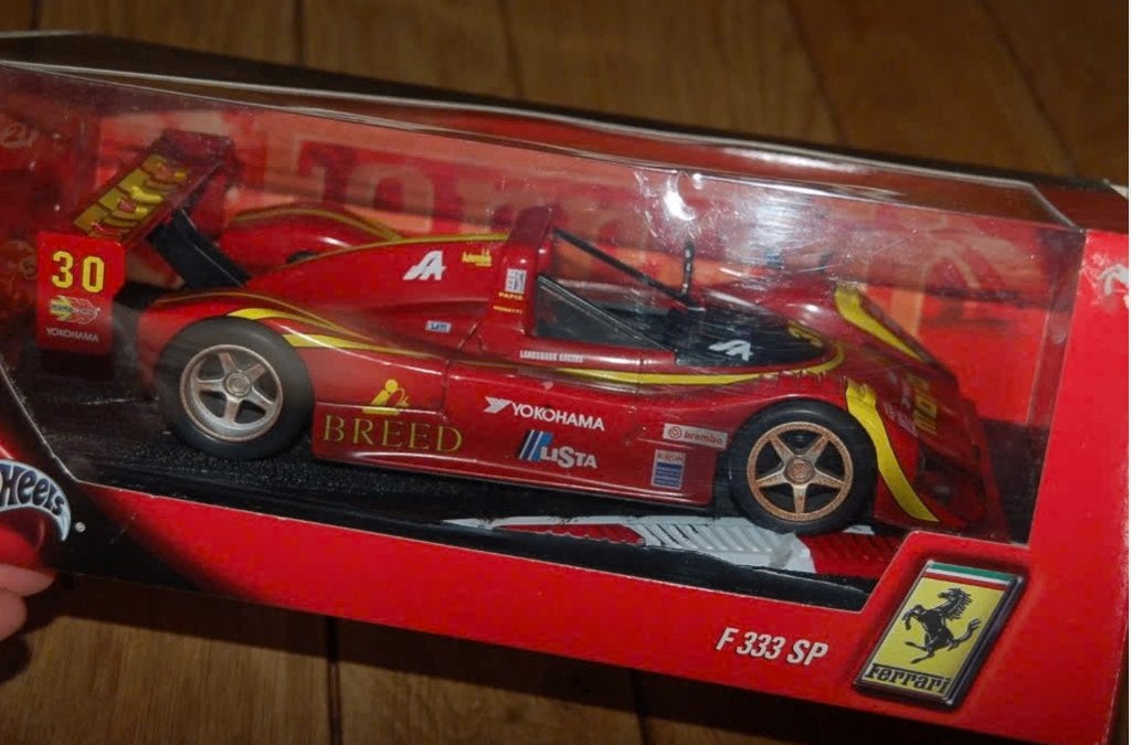 1:18 FERRARI F 333 SP MOMO #30 Hotwheels inbox WRH, Verzenden, Zo goed als nieuw, Auto, Hot Wheels