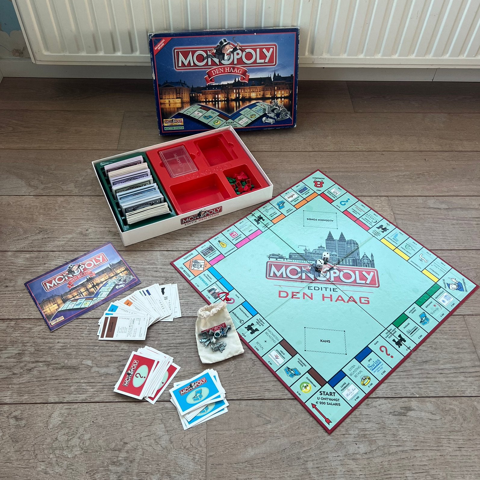 Monopoly Editie De Haag ( Limited Edition ), Hobby en Vrije tijd, Vijf spelers of meer, Ophalen of Verzenden, Gebruikt