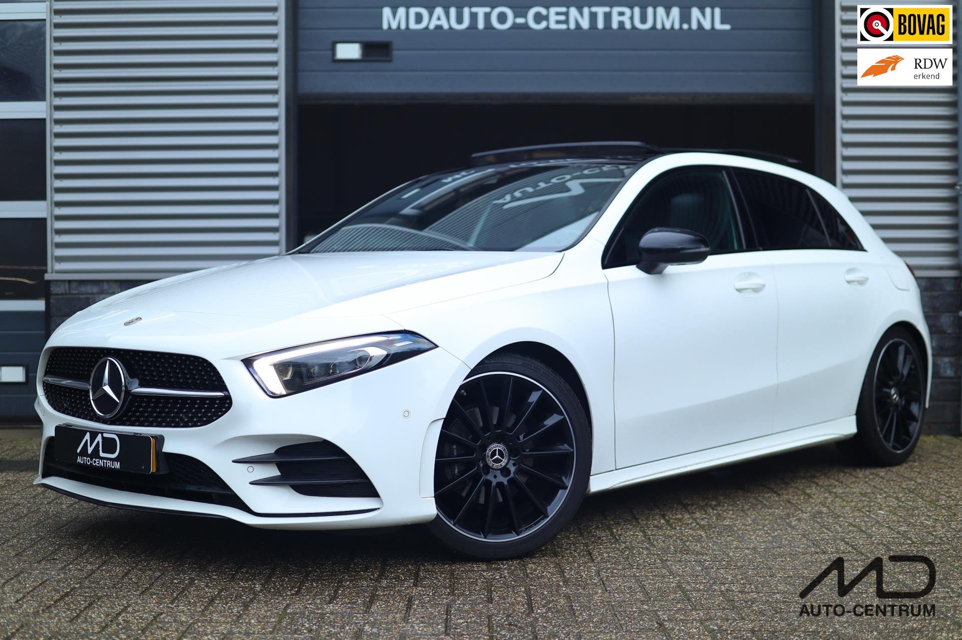 Mercedes-Benz A-klasse 200 AMG| Pano| Multibeam| Burmester|, Auto's, 4 cilinders, Bedrijf, 1600 kg, 685 kg