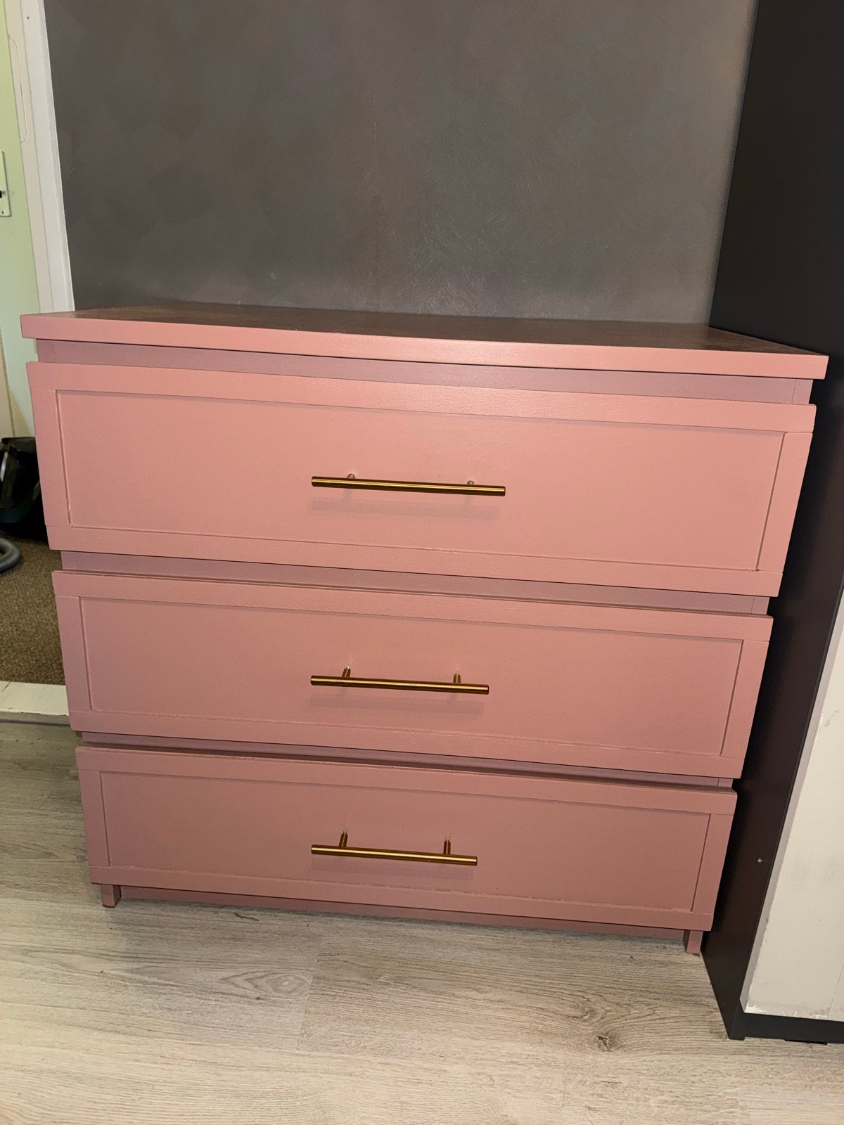 IKEA Malm kast opgepimpt oud roze - Gratis af te halen, 3 of 4 laden, Ophalen, Gebruikt, Overige houtsoorten