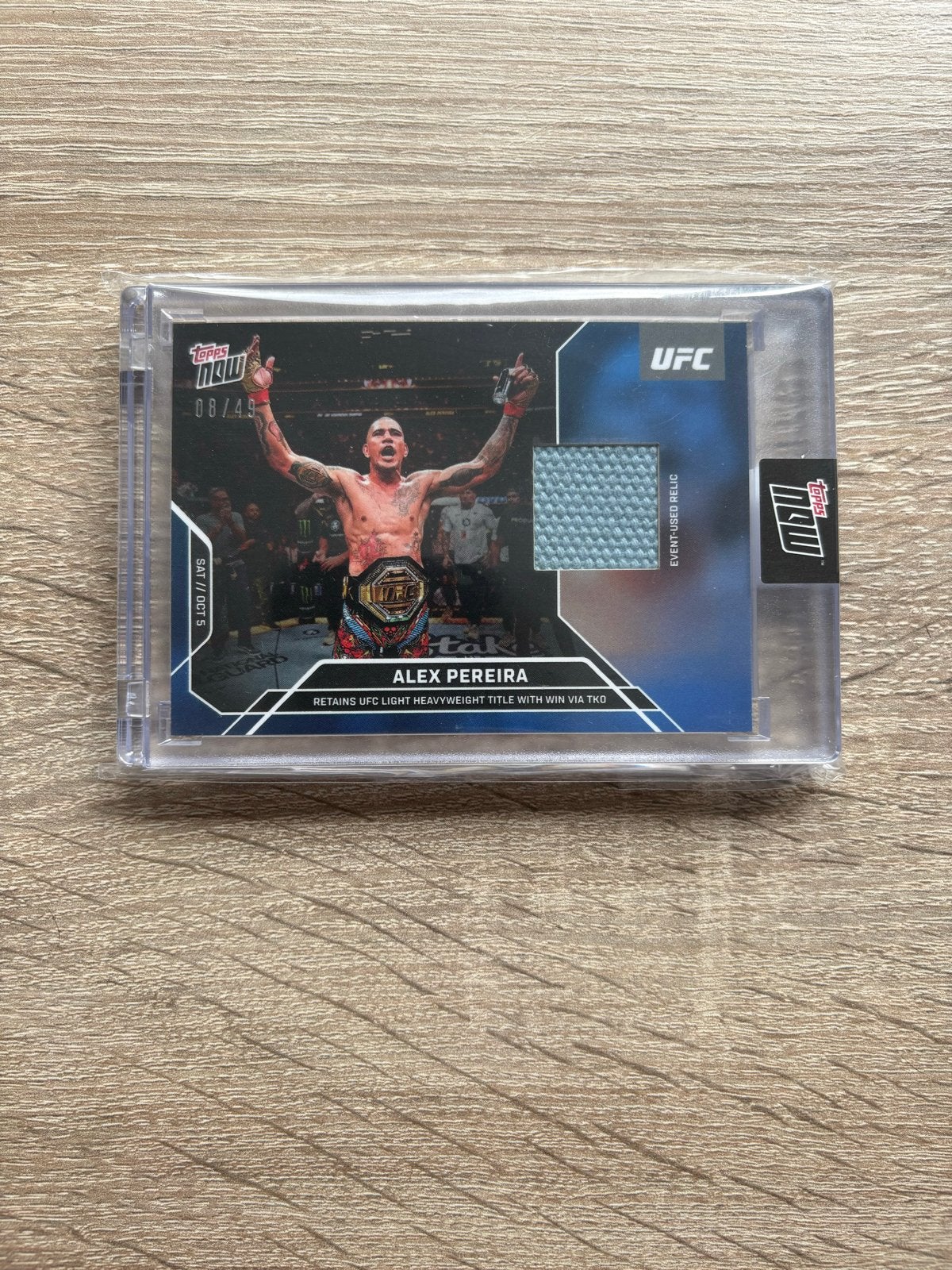 Alex Pereira Topps Now UFC 307 Event-Used Relic Kaart, Ophalen, Zo goed als nieuw, Overige sporten, Spelerskaart