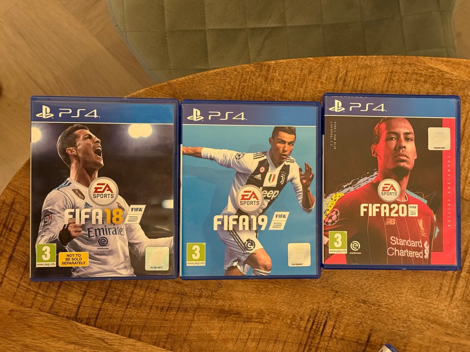 FIFA 18, 19 en 20 voor PS4/PS5 - Voetbalgames bundel, Gebruikt, Eén computer, Ophalen of Verzenden, Sport
