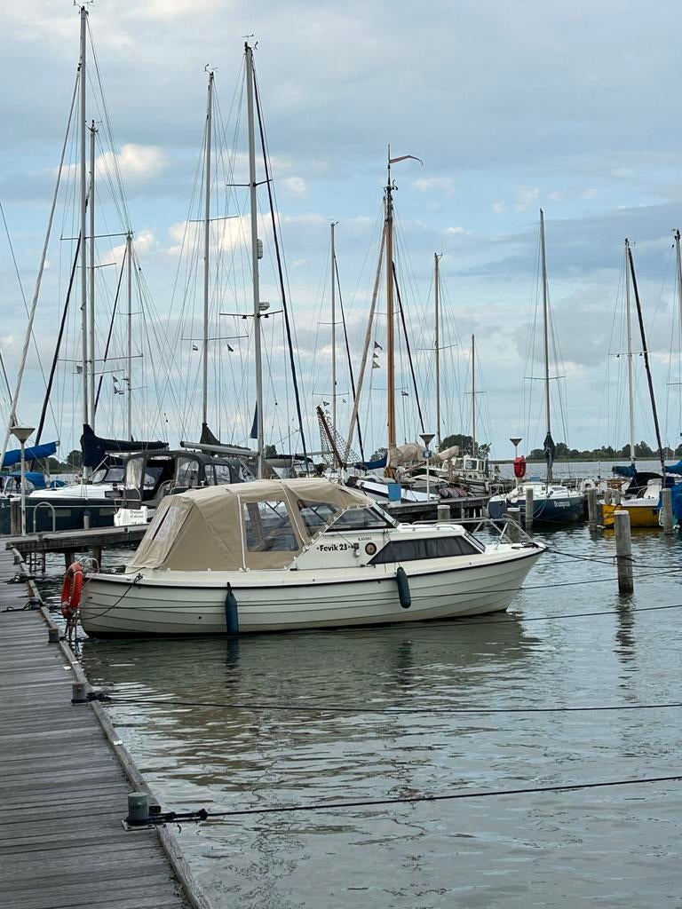 Fevik 23 - Nette Noorse Spitsgatter met Binnenboordmotor, Watersport en Boten, Ophalen, Gebruikt