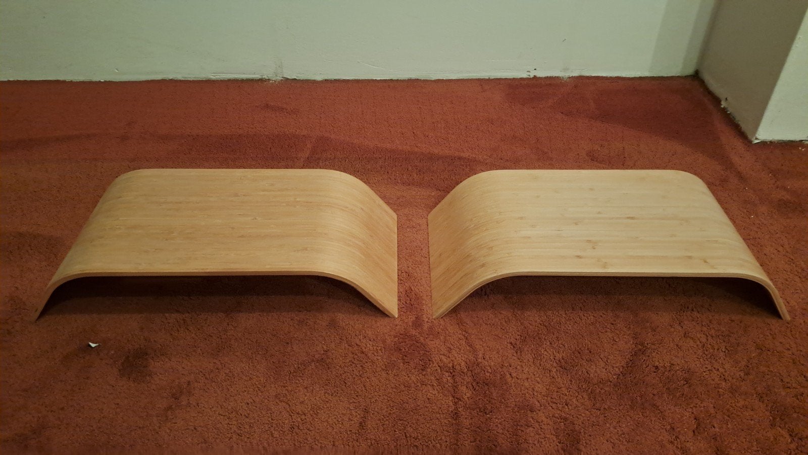 Ikea Sigfinn monitorstandaard - 2 stuks in nette staat, Ophalen, Gebruikt, Ikea