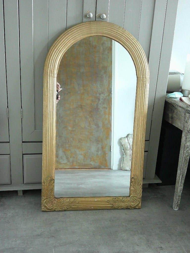 891 Grote goudkleurige spiegel 104 cm x 58 cmspiegel, Huis en Inrichting, Ophalen, Zo goed als nieuw, Rechthoekig, Minder dan 100 cm