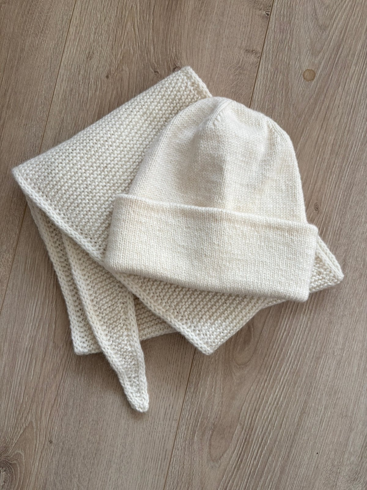 Muts en sjaal hand gebreid, Ophalen of Verzenden, Nieuw, Muts