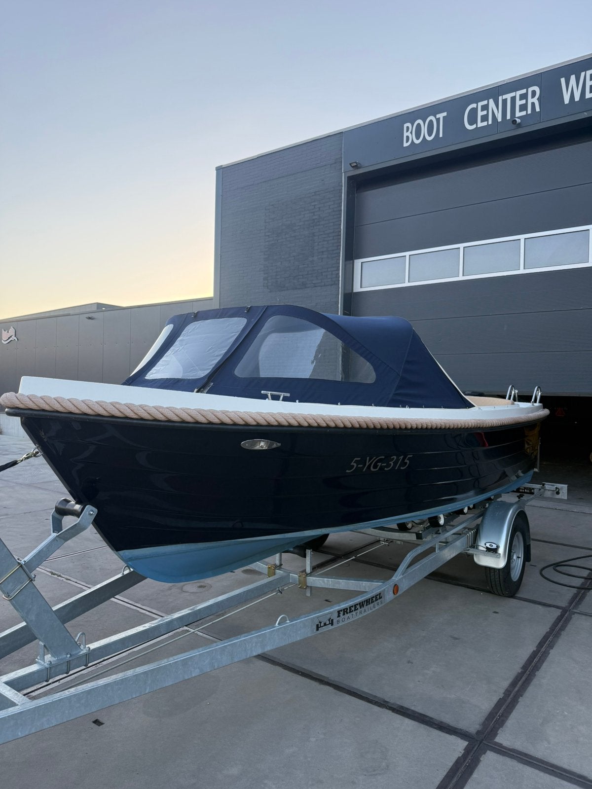 Lago Amore sloep met 50PK Suzuki motor, Watersport en Boten, Ophalen, Lago Amore, Zo goed als nieuw, Antifouling
