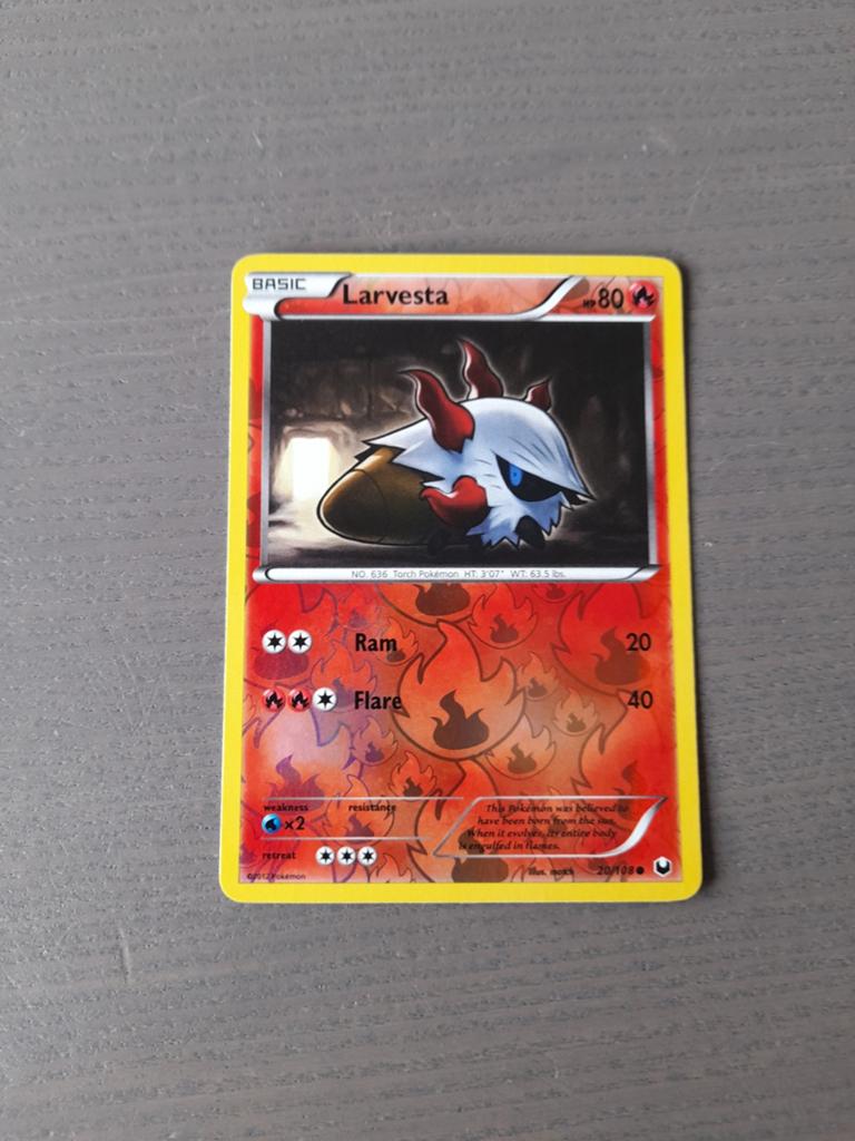 Dark explorers 20/108 larvesta reverse, Ophalen of Verzenden, Zo goed als nieuw, Losse kaart, Foil