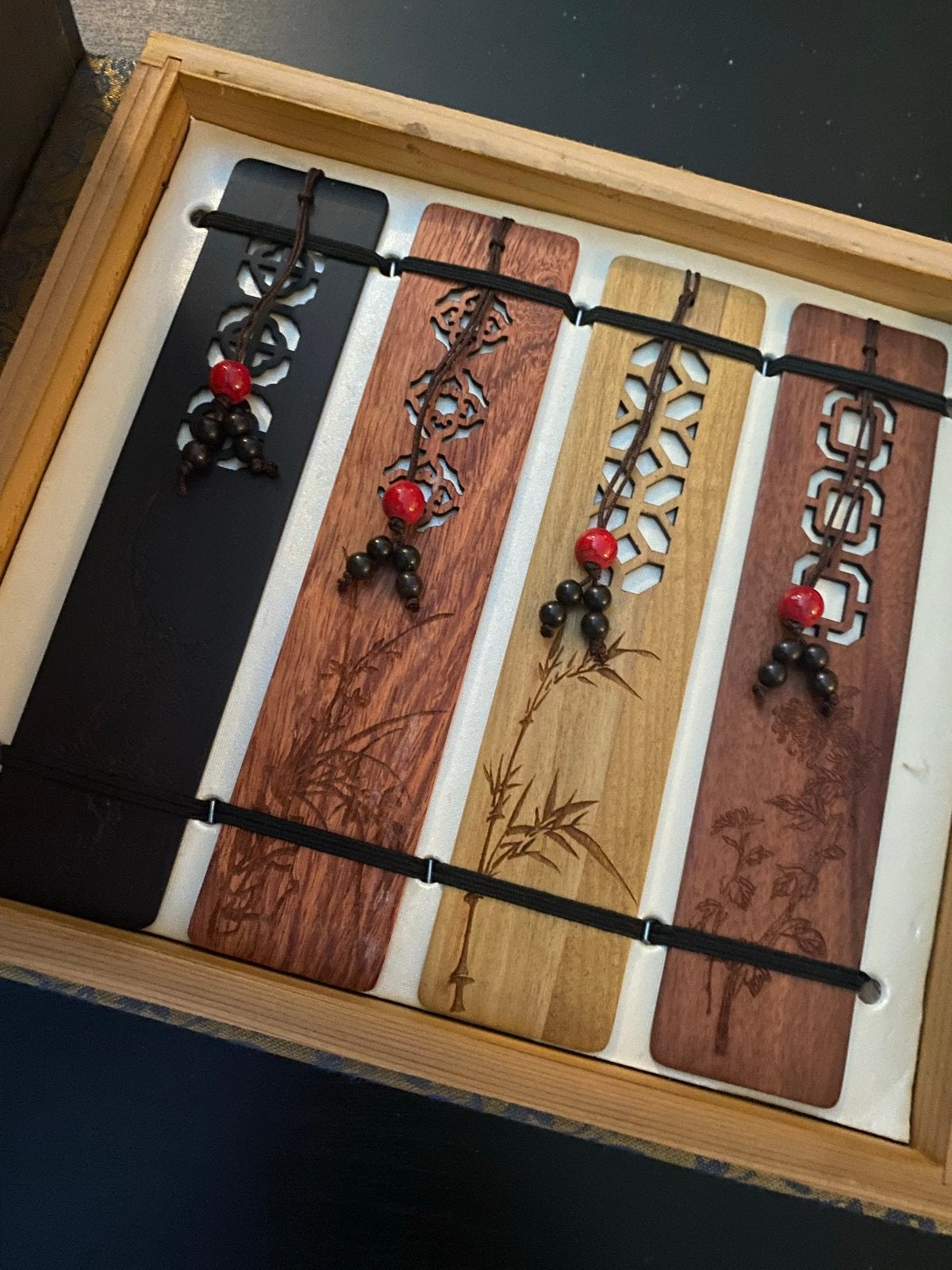 Set van 4 houten boekenleggers in geschenkdoos, Verzamelen, Boekenleggers, Ophalen of Verzenden, Nieuw, Overige onderwerpen