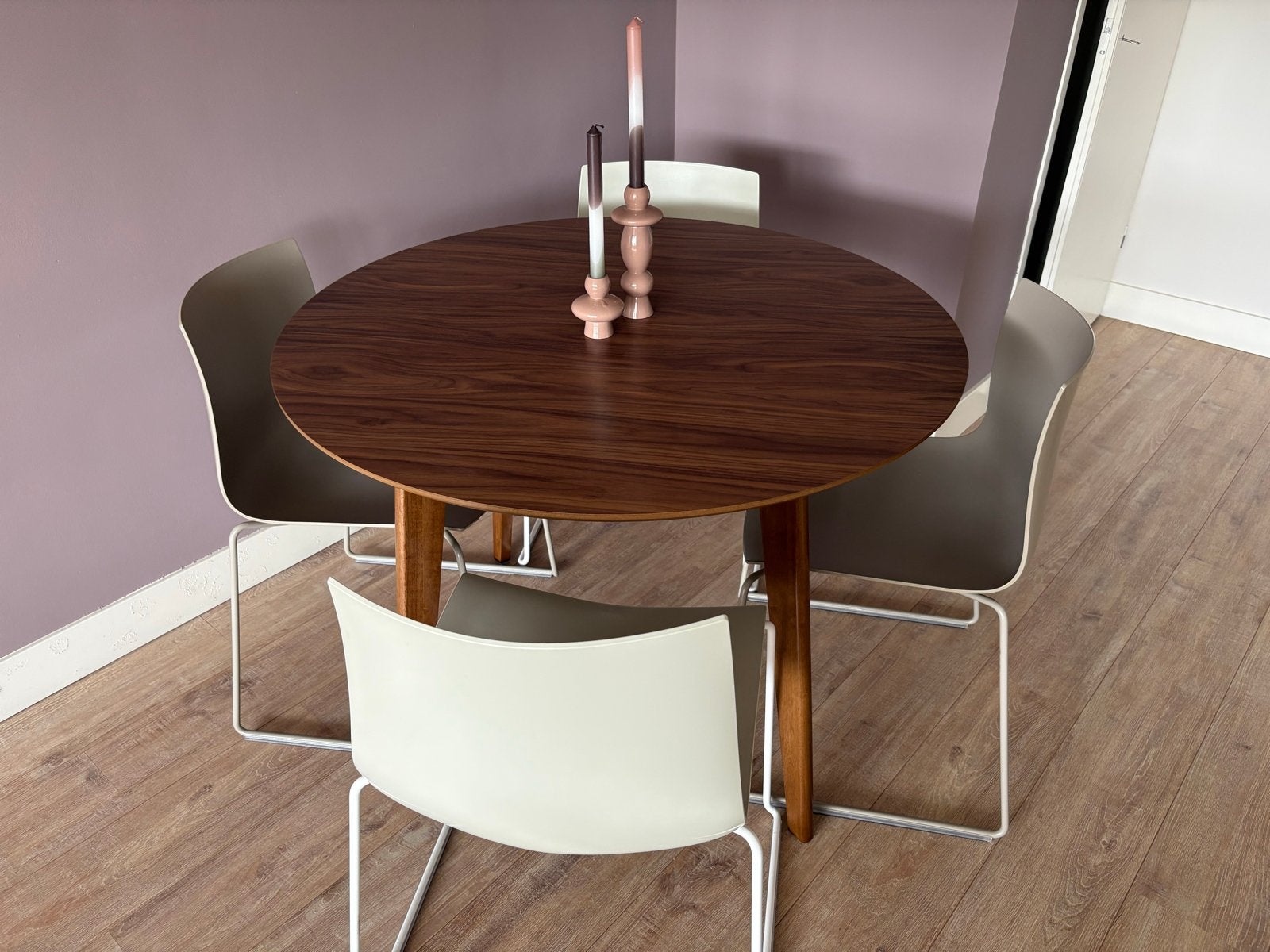 Fonq Walden Ronde Eettafel Walnoot 105cm - NIEUW, Rond, Nieuw, Ophalen of Verzenden, Modern, scandinavisch