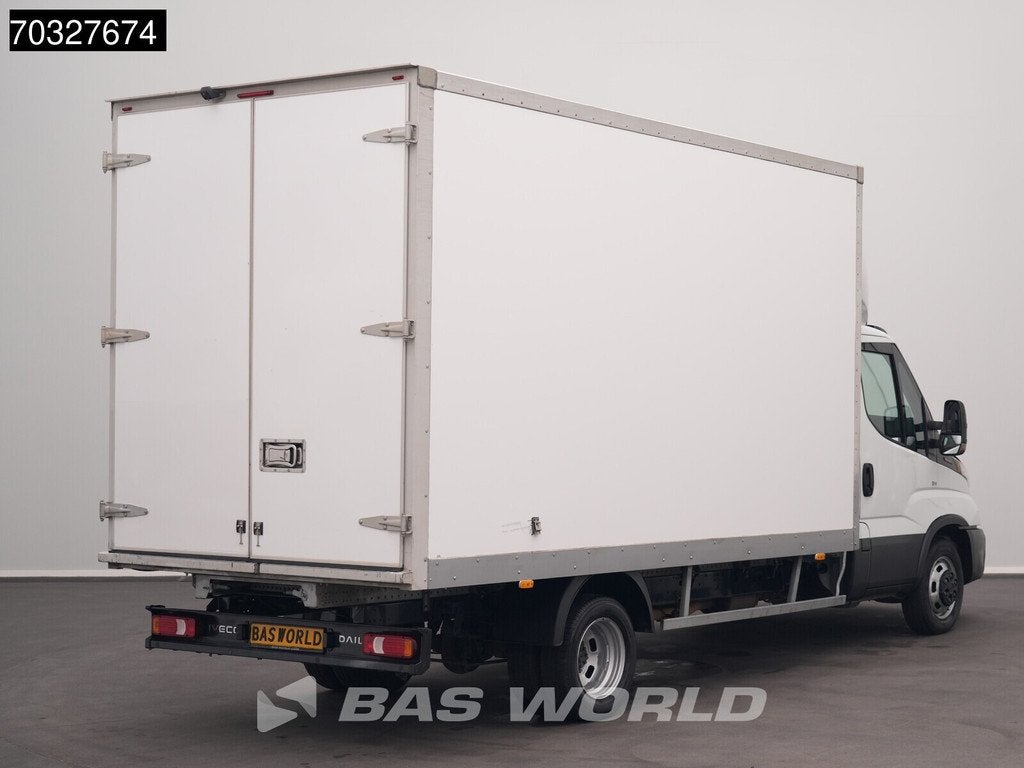 Iveco Daily 35C16 3.0L NEW MODEL Achterdeuren Dubbellucht Ba, Auto's, Stof, Gebruikt, Euro 6, 4 cilinders