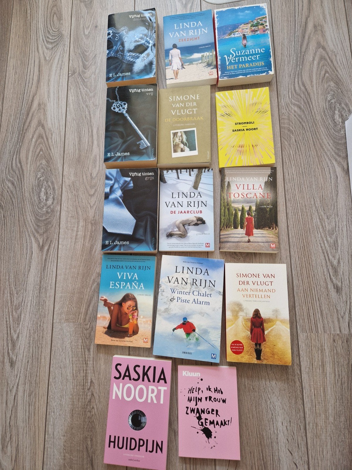 Diverse leesboeken: E.L. James, Linda van Rijn, Saskia Noort, Ophalen