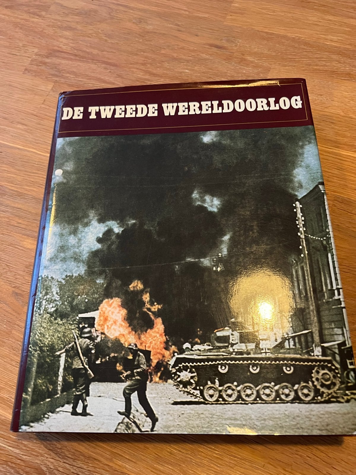 De Tweede Wereldoorlog - Geïllustreerd Boek, Ophalen of Verzenden