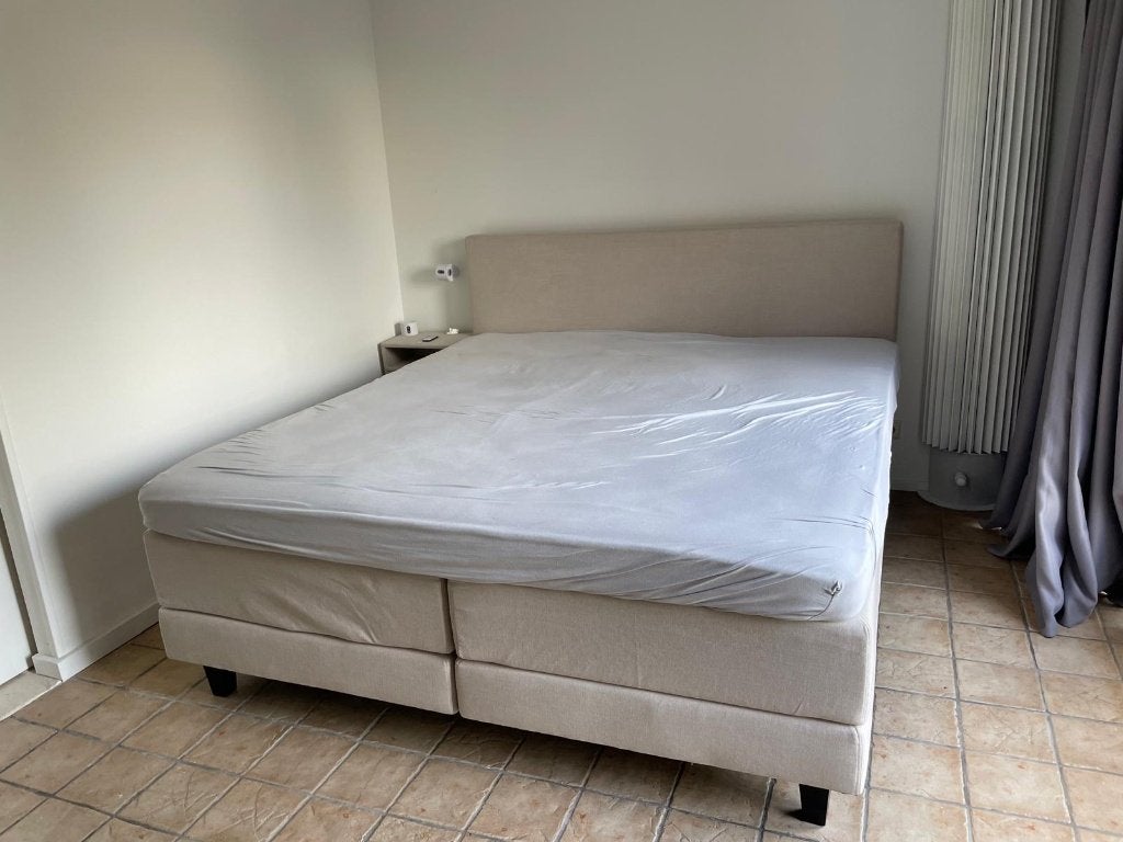 Luxe Swiss Sense Home 105 boxspring 180x200 – 1 jaar oud, Ophalen, Beige, Tweepersoons, 180 cm