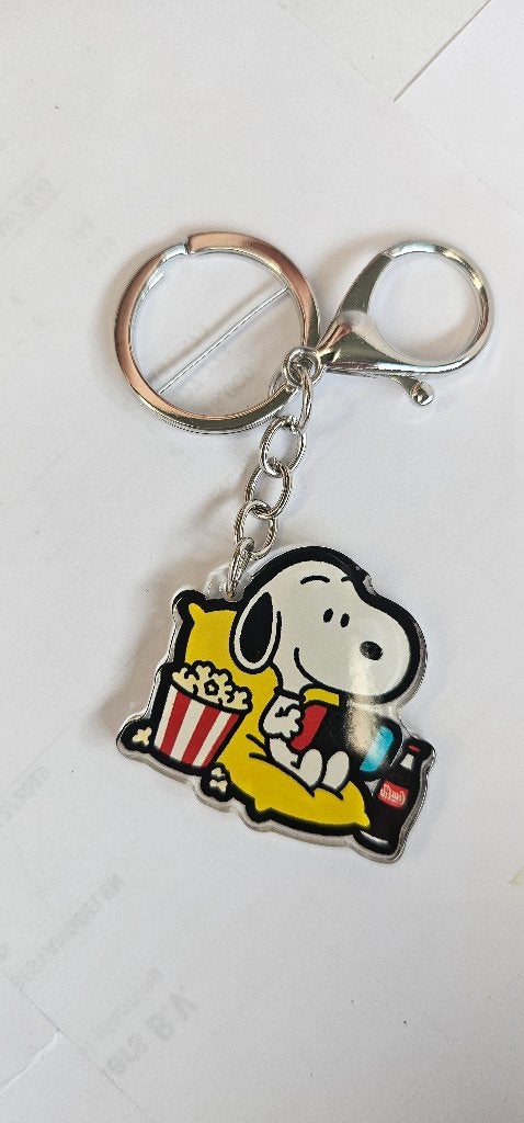 Snoopy sleutelhanger met popcorn en cola, Ophalen of Verzenden, Nieuw, Knuffel of Figuurtje