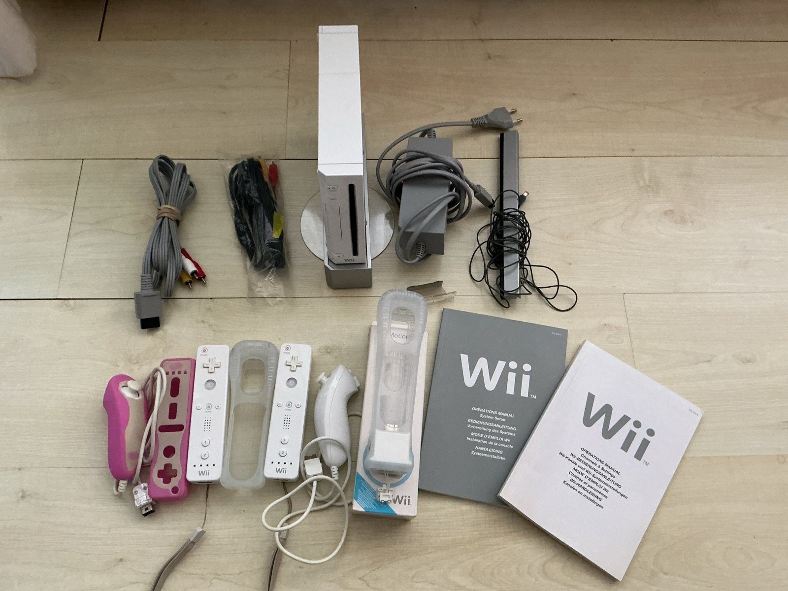Wii Console Bundel met 2 controllers en 7 games, Ophalen of Verzenden, Gebruikt, Met 2 controllers, Met games