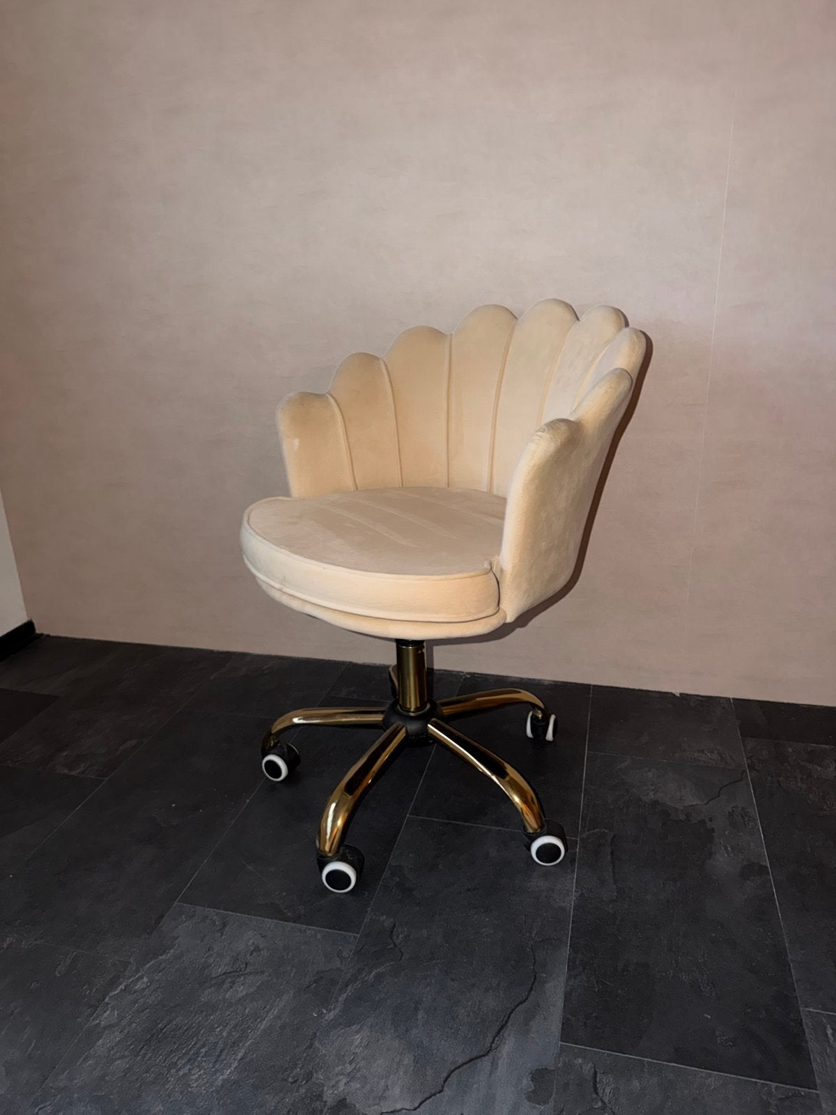 Ronddraaiende stoel met gouden details, Ophalen, Gebruikt, Beige, Bureaustoel