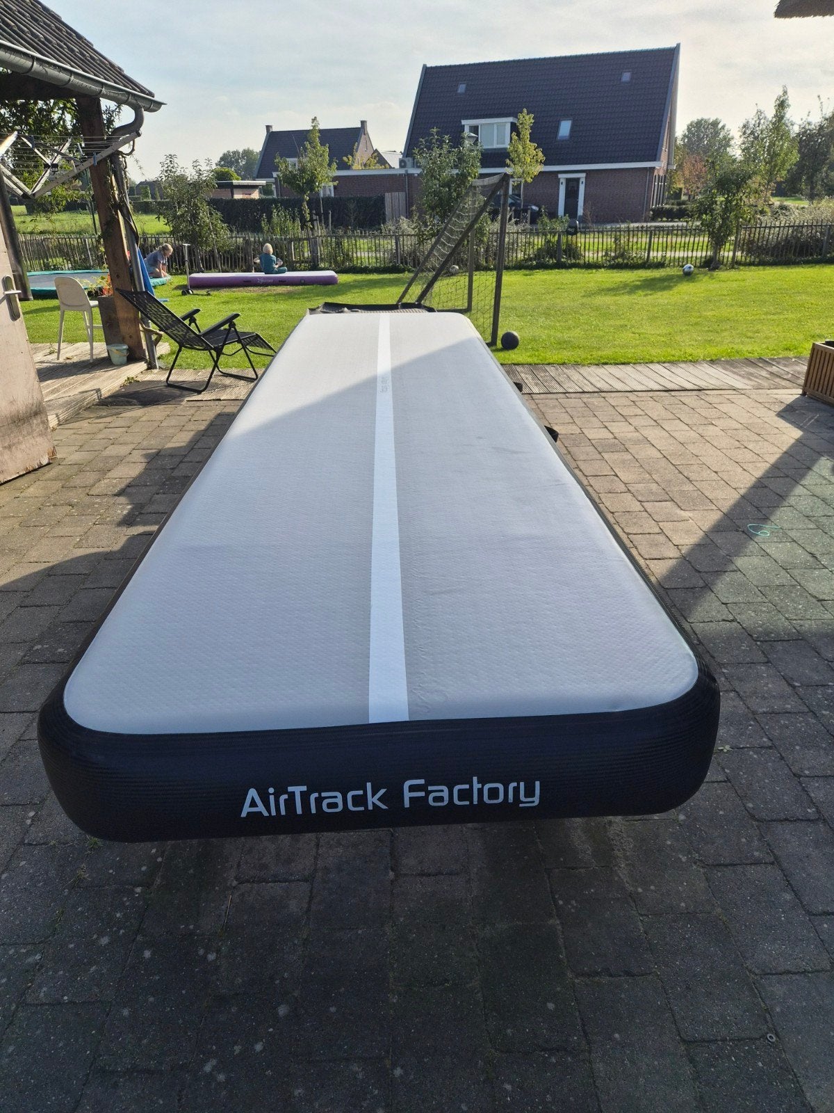 Airtrack Factory mat zwart, Sport en Fitness, Kindermaat 122 t/m 140, Ophalen of Verzenden, Zo goed als nieuw, Materiaal