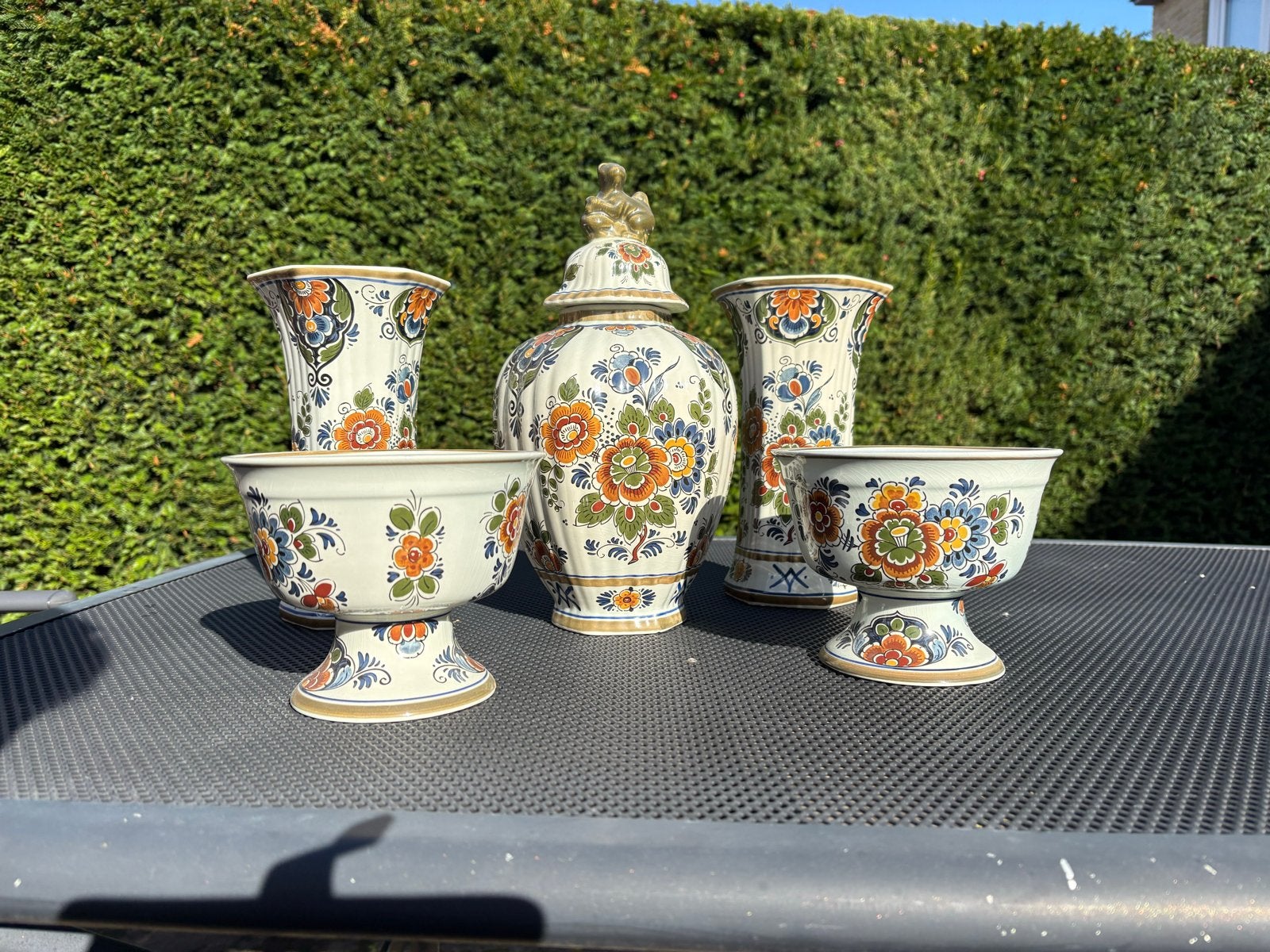 Prachtige set Delft Polychroom Holland Handwerk vazen en sch, Ophalen