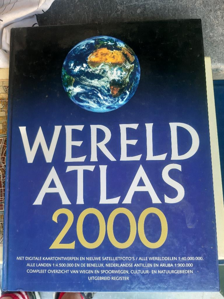 Wereld Atlas 2000, Boeken, Atlassen en Landkaarten, Ophalen, Overige atlassen, Zo goed als nieuw, 1800 tot 2000