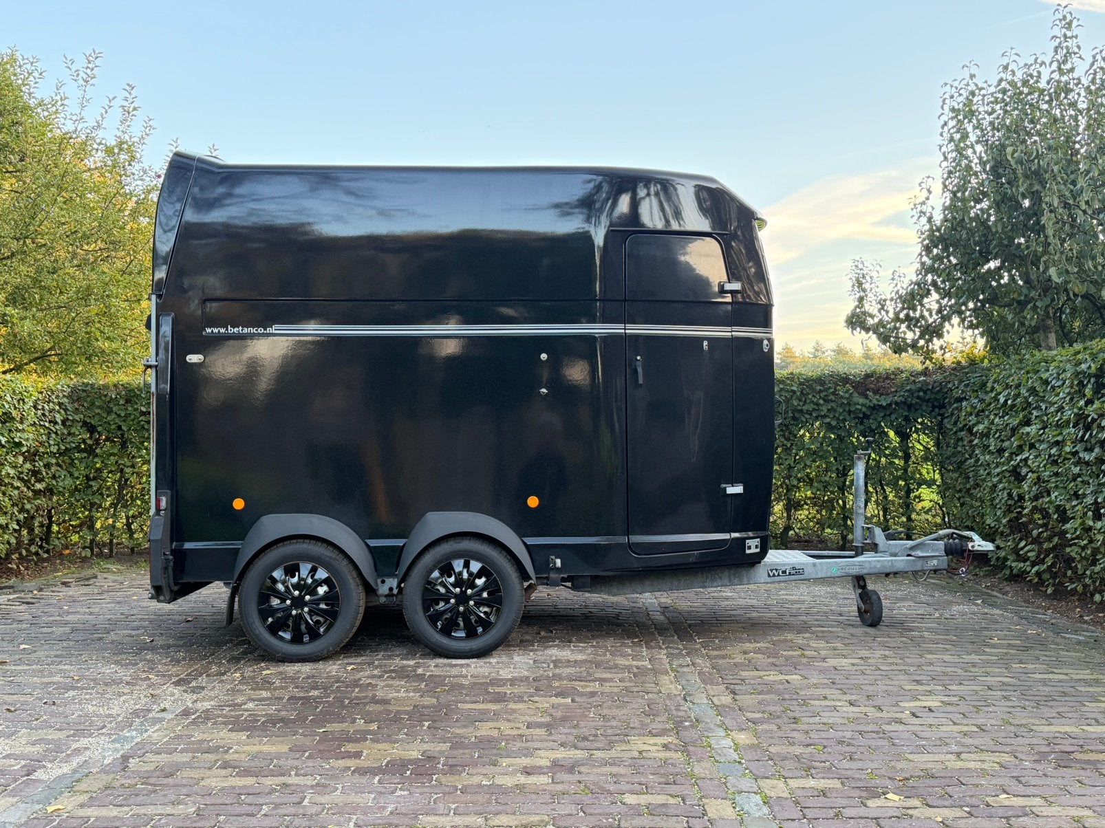 Nette 2 paards bockmann met zadelkamer, Ophalen, Zo goed als nieuw, 2-paards trailer, TT paardentrailers