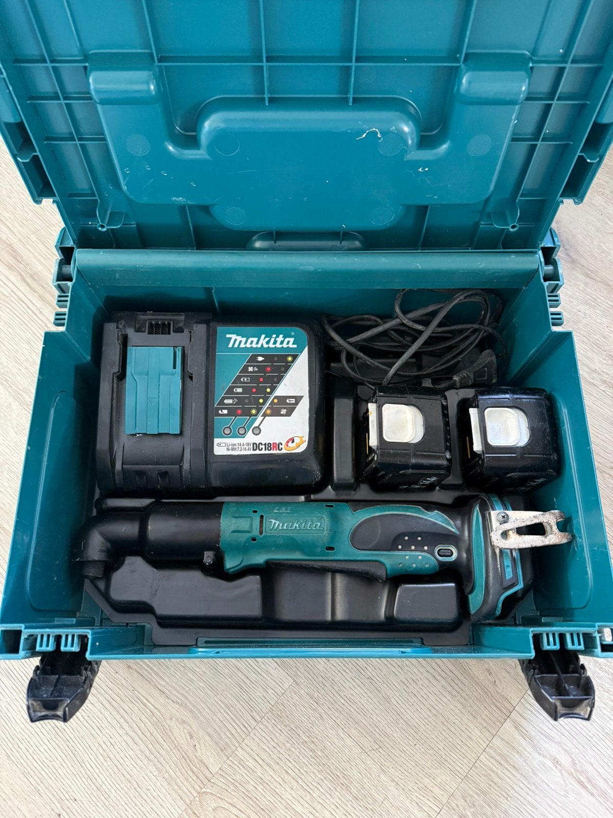 Makita DTL060RMJ haakse slag schroefmachine, Ophalen, Gebruikt, Boor- en Schroefmachine