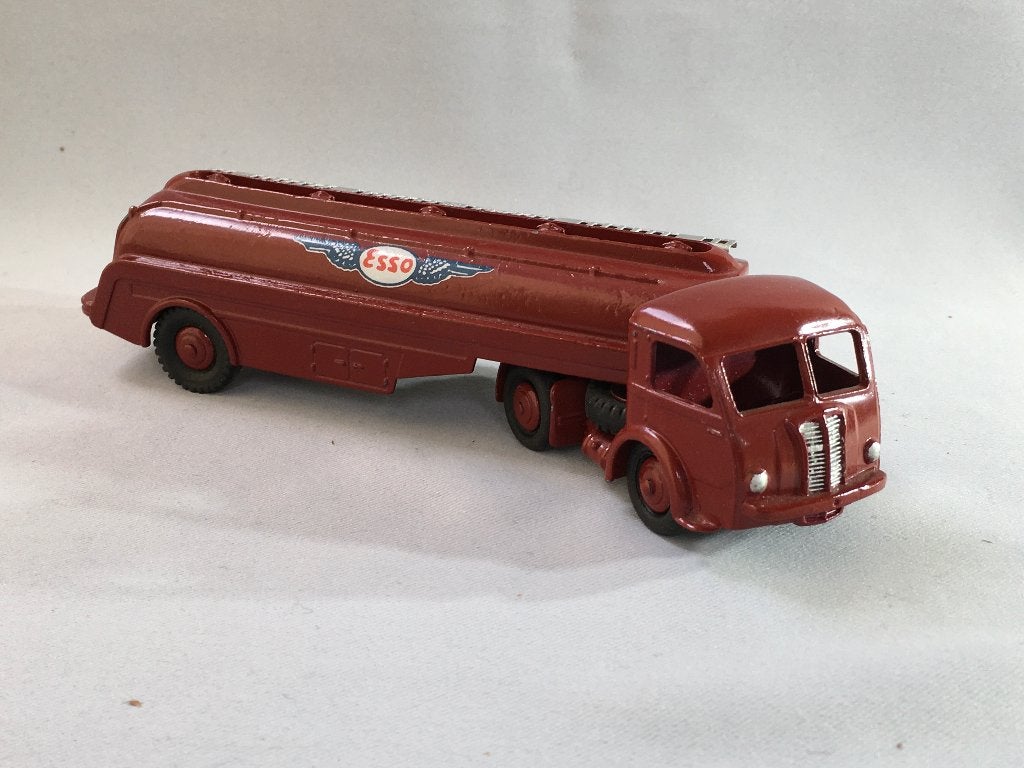 Dinky Toys Panhard ESSO tankwagen, Verzenden, Gebruikt, Bus of Vrachtwagen, Dinky Toys