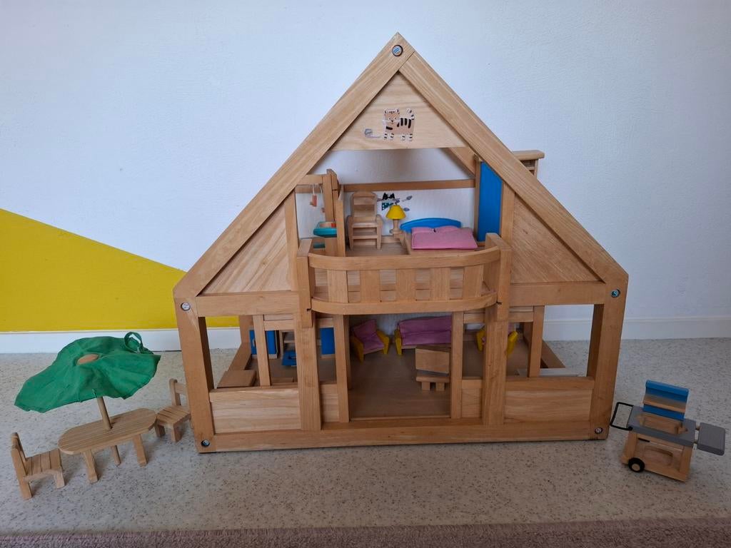Mooi groot houten poppenhuis, Ophalen, Zo goed als nieuw, Poppenhuis