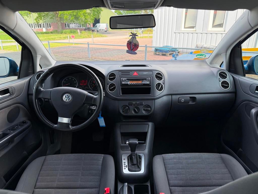 Volkswagen Golf Plus 1.6 FSI Optive 3|VOL OH|APK|AUTOMAAT|AI, Auto's, Stof, Gebruikt, Zwart, 4 cilinders