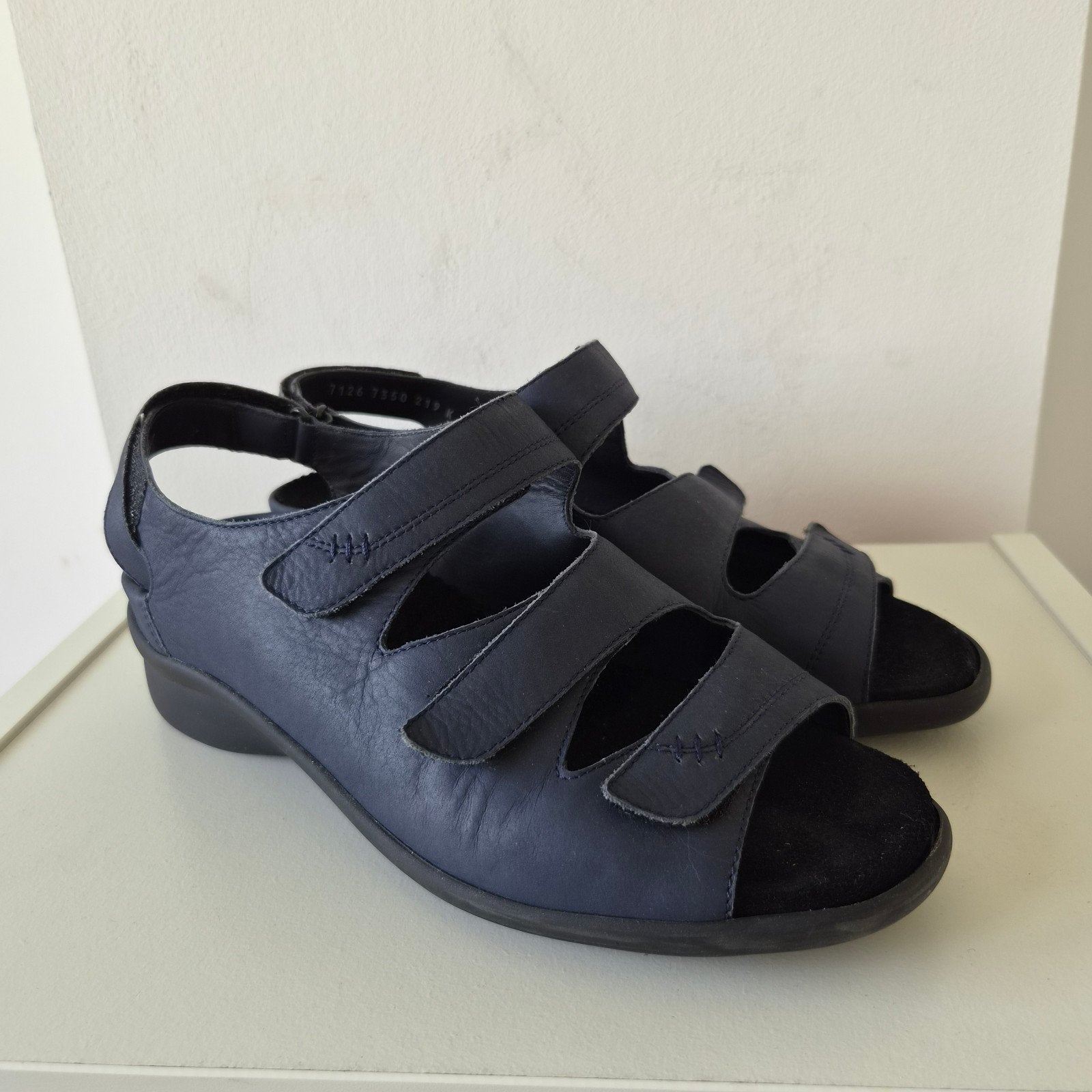 Durea sandalen maat 7 / 40.5 wijdte K donkerblauw, Kleding | Dames, Schoenen, Durea, Blauw, Zo goed als nieuw, Sandalen of Muiltjes
