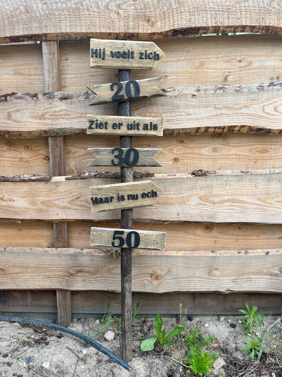 Leuk bord voor iemant die 50 jaar is, Ophalen, Zo goed als nieuw, Hout, Overige typen