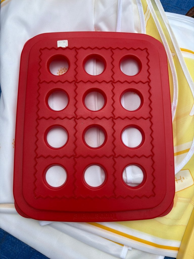 Tupperware ravioli of hapjes maker nieuw 2 varianten, Huis en Inrichting, Keuken | Tupperware, Ophalen of Verzenden, Nieuw, Rood