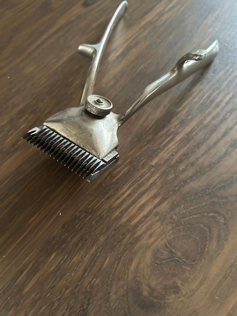 antieke handmatige tondeuse, Antiek en Kunst, Antiek | Gereedschap en Instrumenten, Ophalen