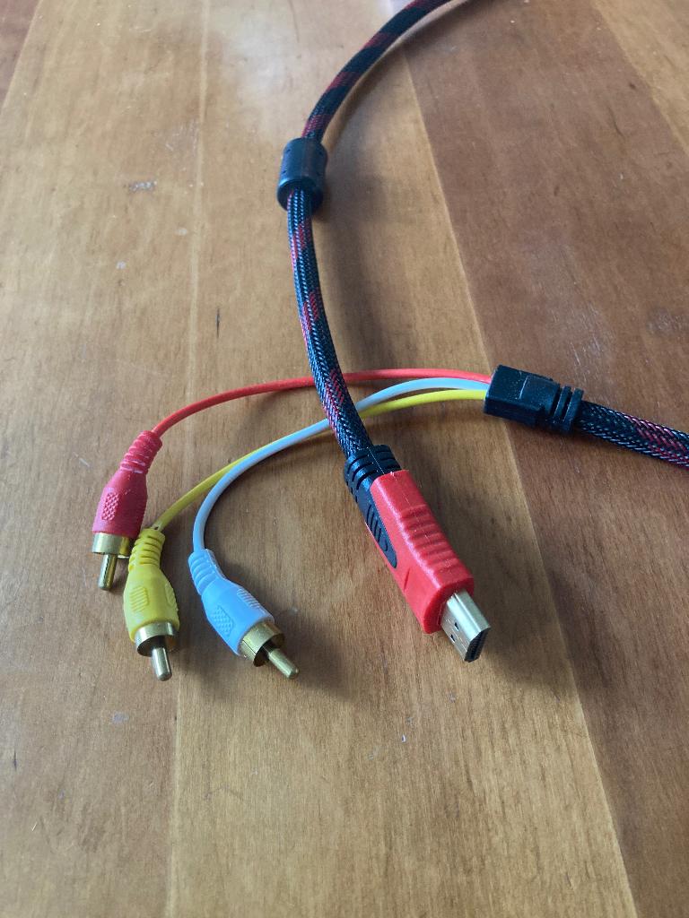 Kabel tulp naar HDMI - 1 meter., Ophalen of Verzenden, Zo goed als nieuw, Minder dan 2 meter, HDMI-kabel