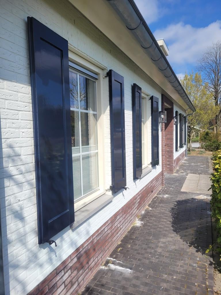 Schilder aangeboden, Binnenschilderwerk