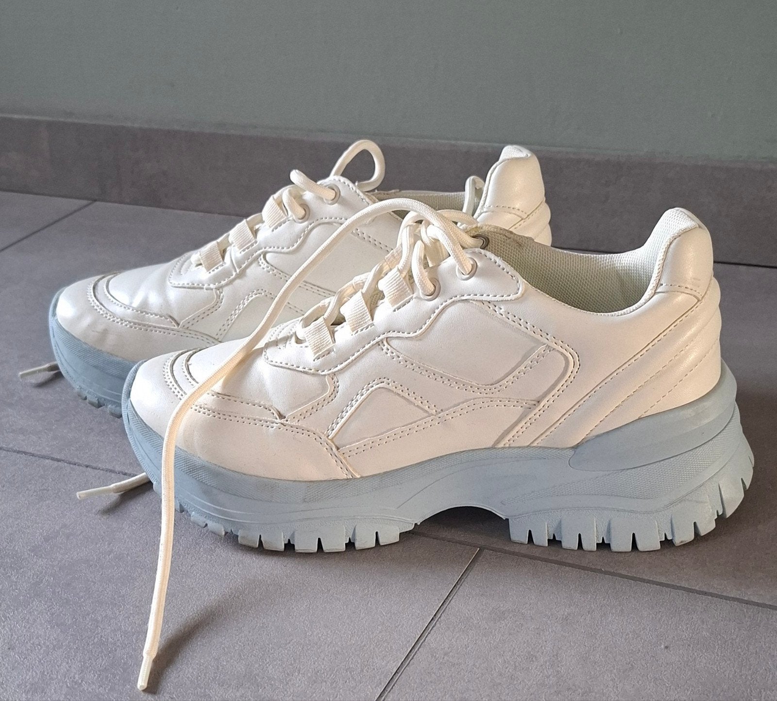 Oxmox schoenen maat 38 izgs, Kleding | Dames, Schoenen, Oxmox, Wit, Ophalen of Verzenden, Sneakers of Gympen