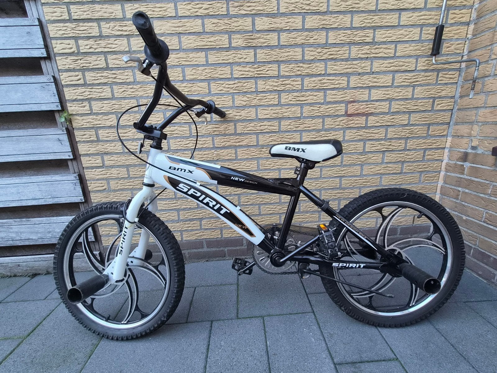 Spirit BMX Fiets - Wit/Zwart, Fietsen en Brommers, Ophalen, Gebruikt, Staal, Velgrem