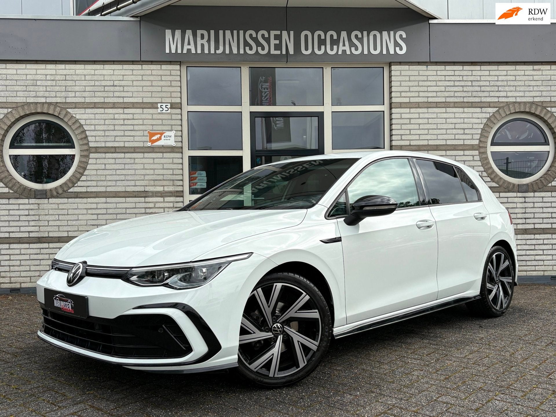 Volkswagen Golf 1.5 eTSI ACT R-Line |ACC,SFEER,XEN|, Auto's, Volkswagen, Zwart, 4 cilinders, 150 pk, Leder en Stof