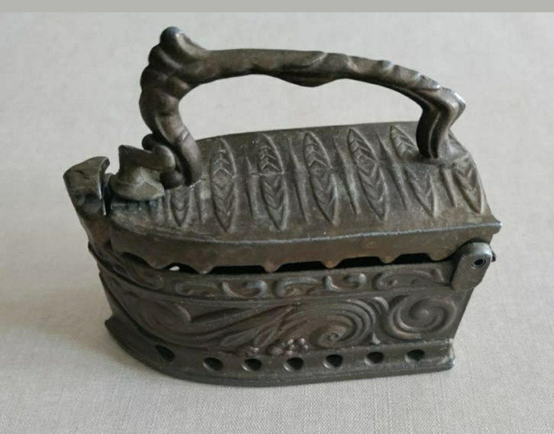 Kolen,gietijzer,messing,STRIJKIJZER,Antiek,warmte,miniatuur, Ophalen of Verzenden