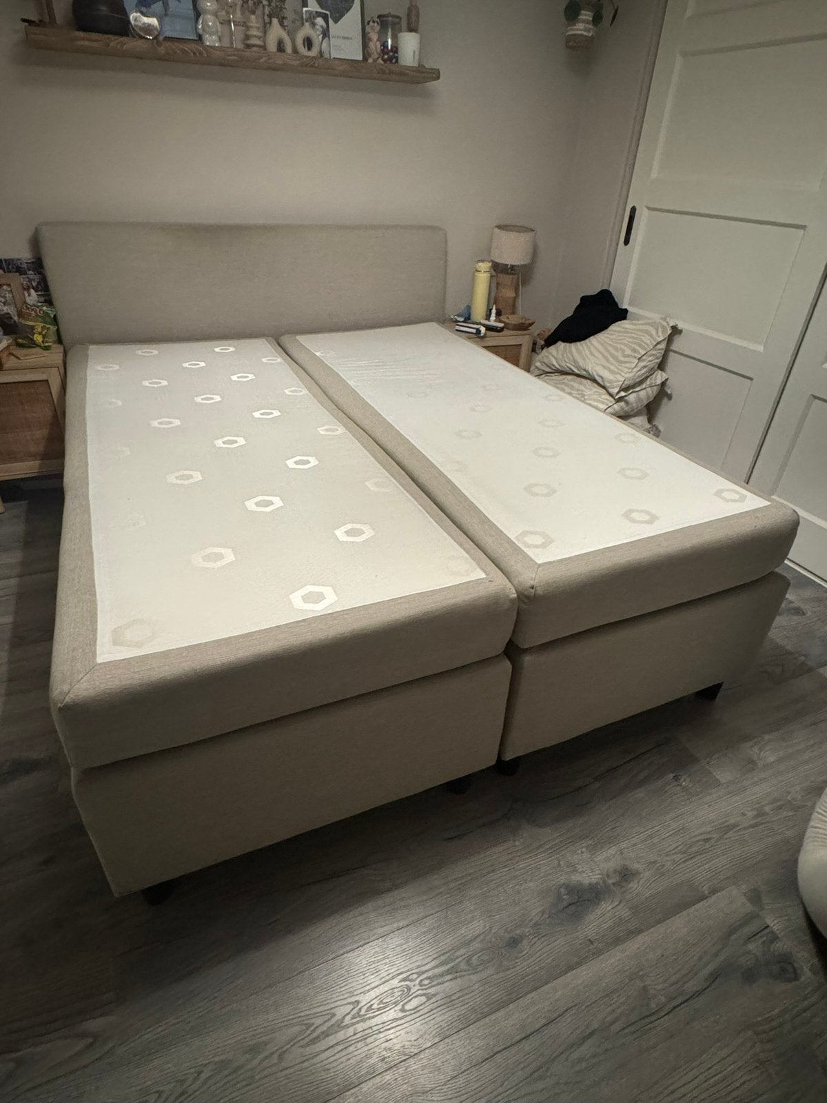 Boxspring bed gestoffeerd !MOET WEG!, Ophalen, Gebruikt, Tweepersoons, 200 cm