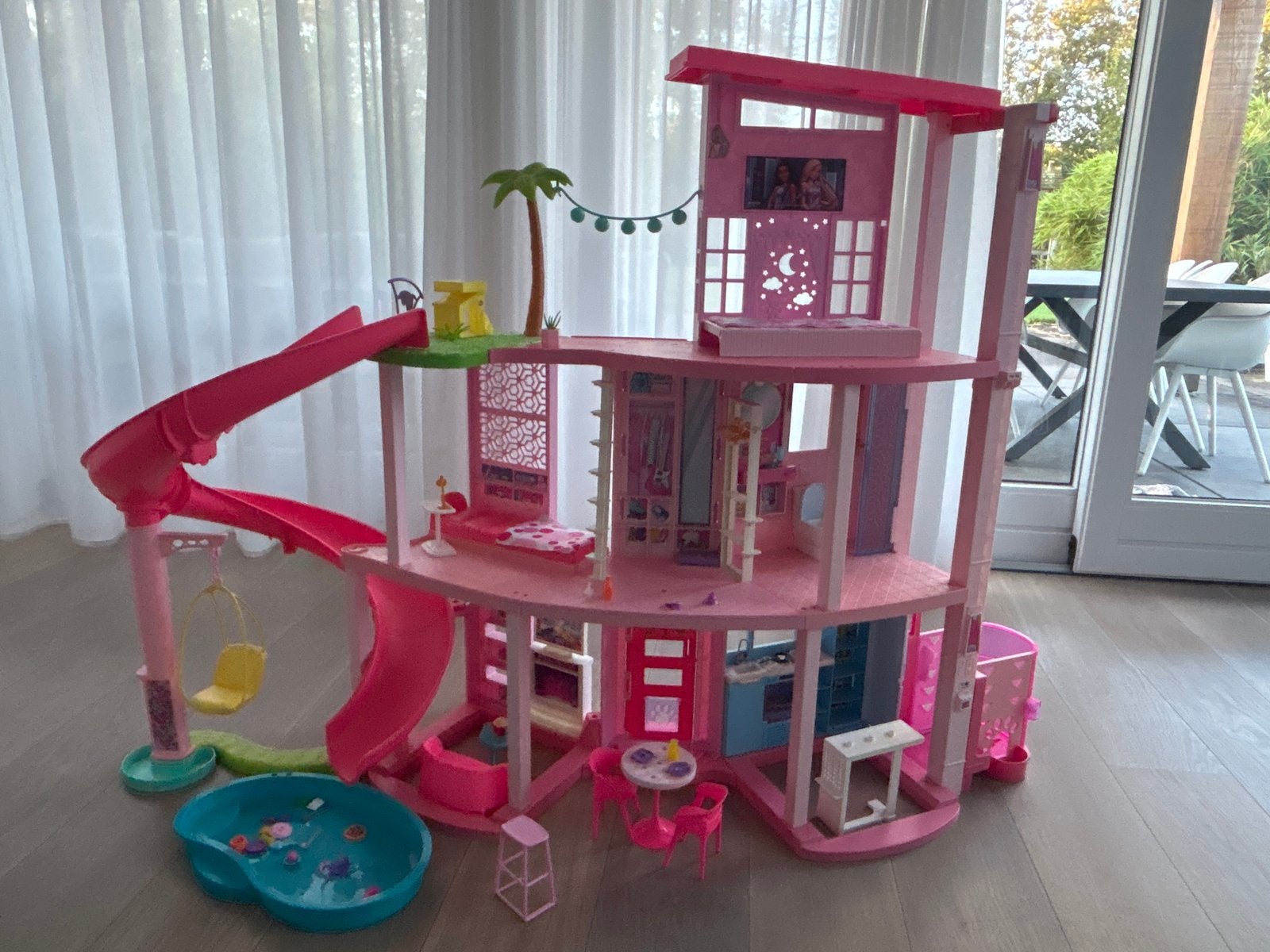 Barbie Droomhuis met Zwembad en Glijbaan, Ophalen, Zo goed als nieuw, Barbie