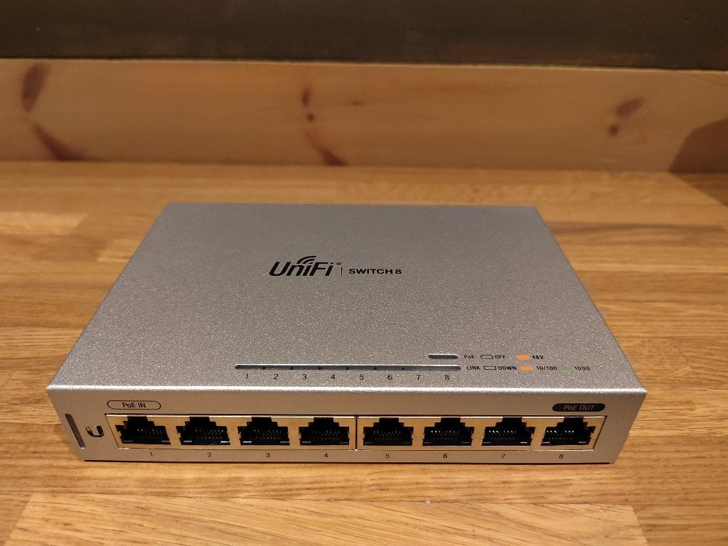 Ubiquiti Unifi US-8, Computers en Software, Gebruikt, Ekkersrijt 3102, 5692CC Eindhoven, Ubiquiti, Ophalen of Verzenden