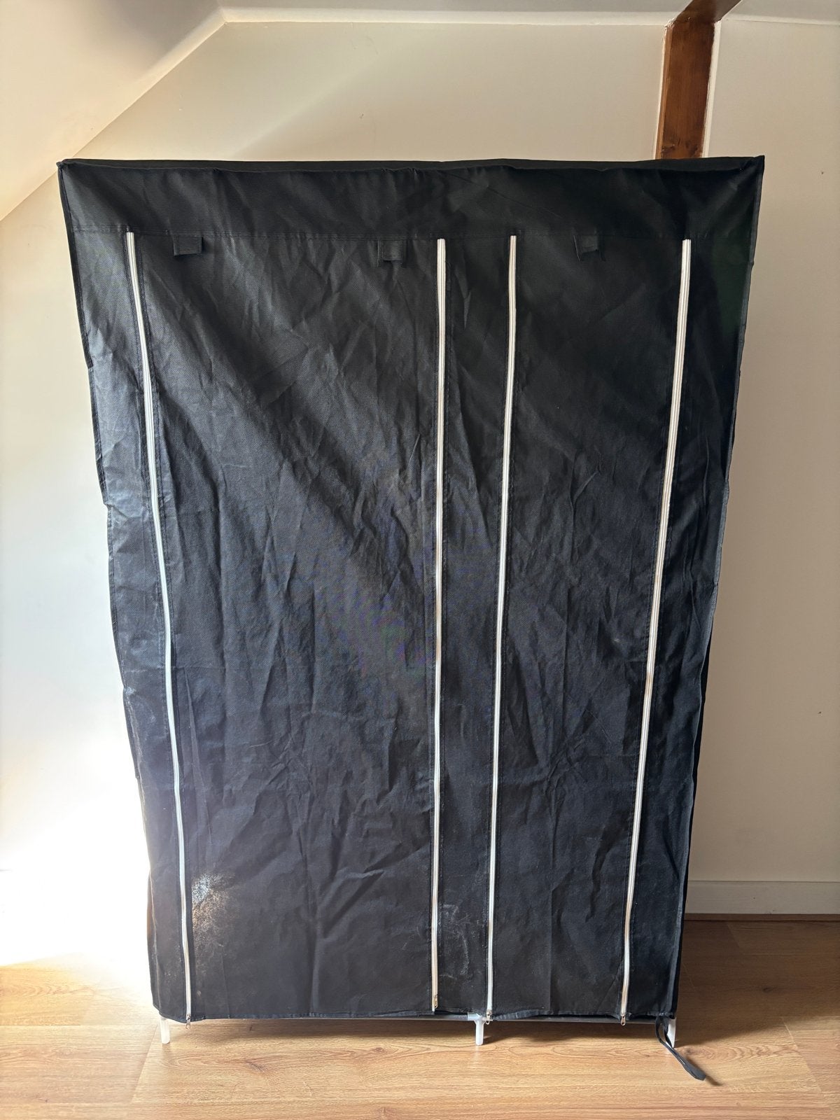 Stoffen kledingkast, Huis en Inrichting, Gebruikt, Met plank(en), Ophalen of Verzenden, Minder dan 25 cm